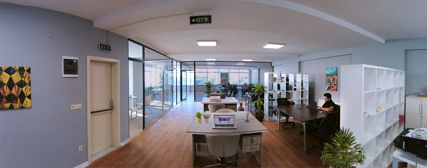 Gelbura.com ofis ve karşılama alanı