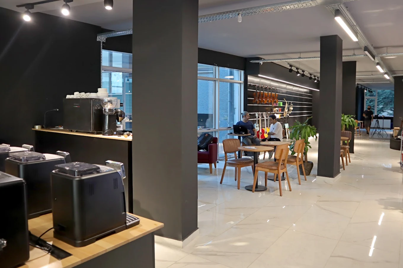 Gelbura.com showroom ve ürün deneyim alanı